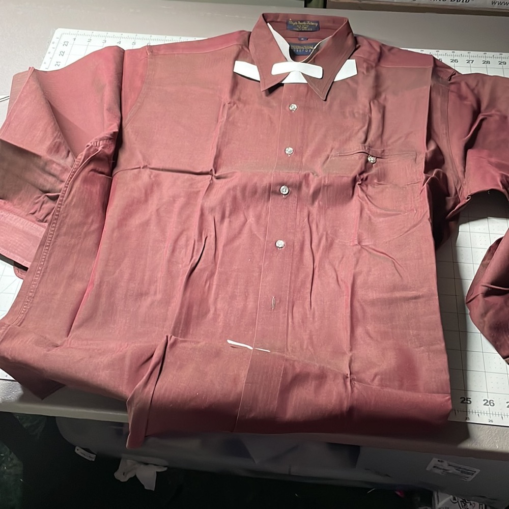 International Passport Man’s Large 17” Brown 100% Cotton Long Sleeve Shirt